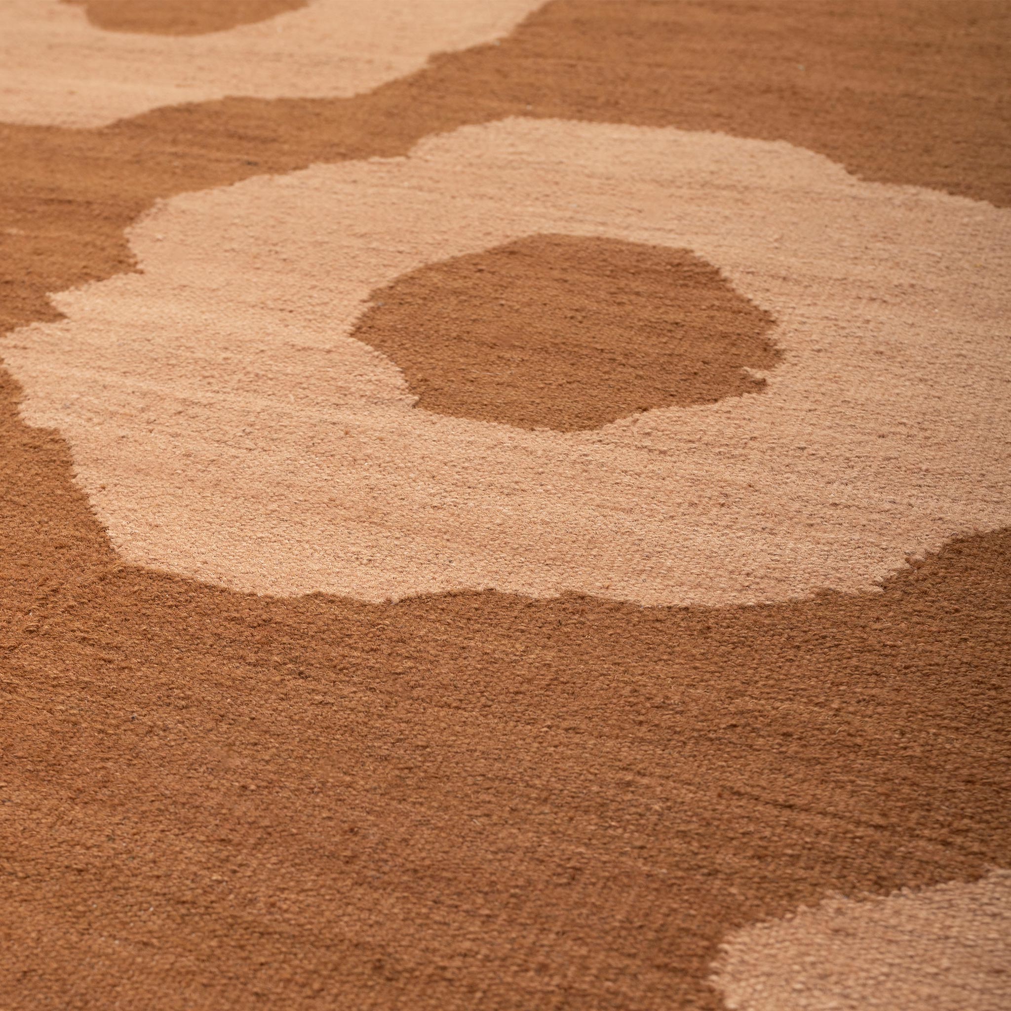 Gul-e Lāla Flatweave Rug