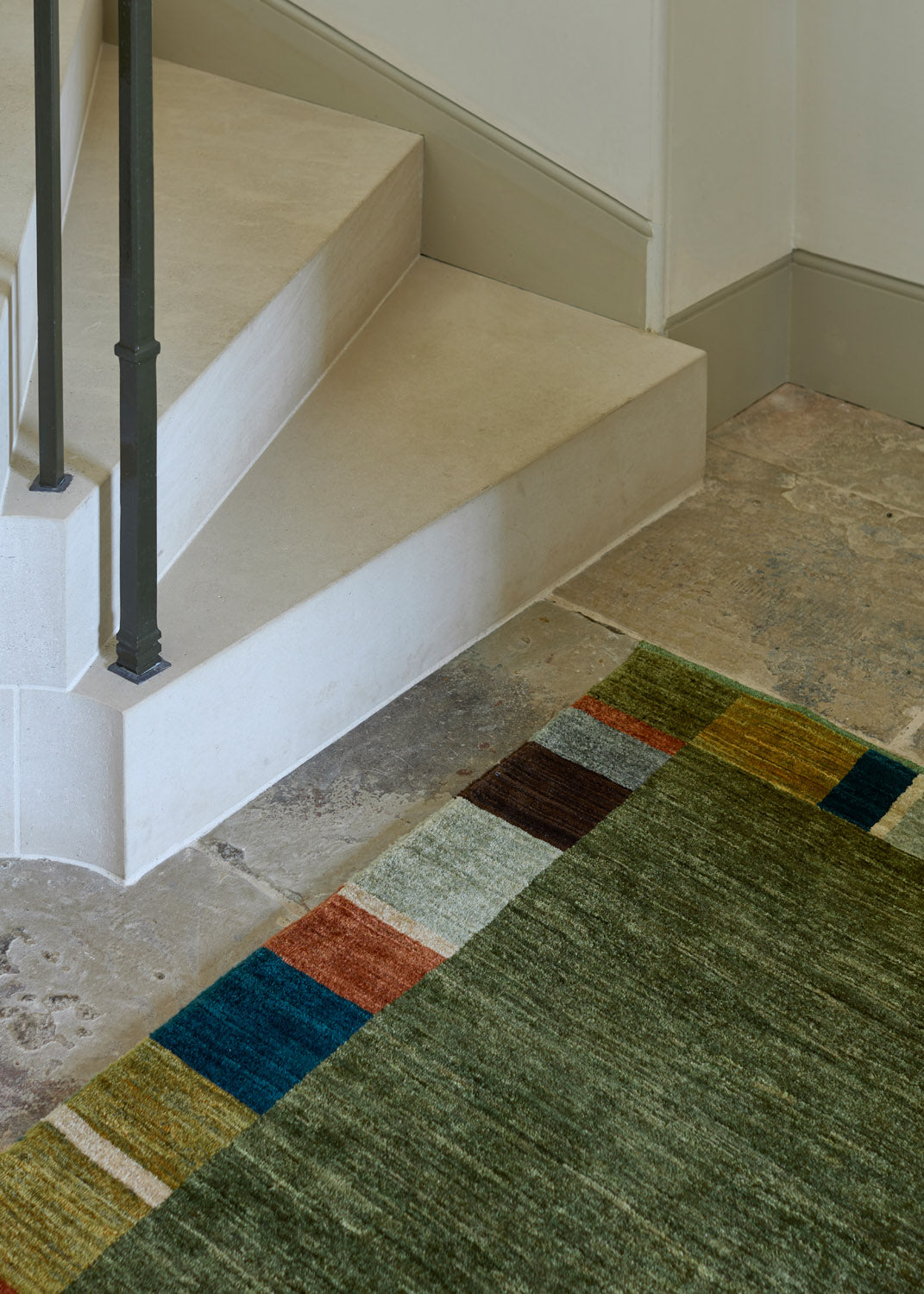 Darrah Hand-knotted Rug