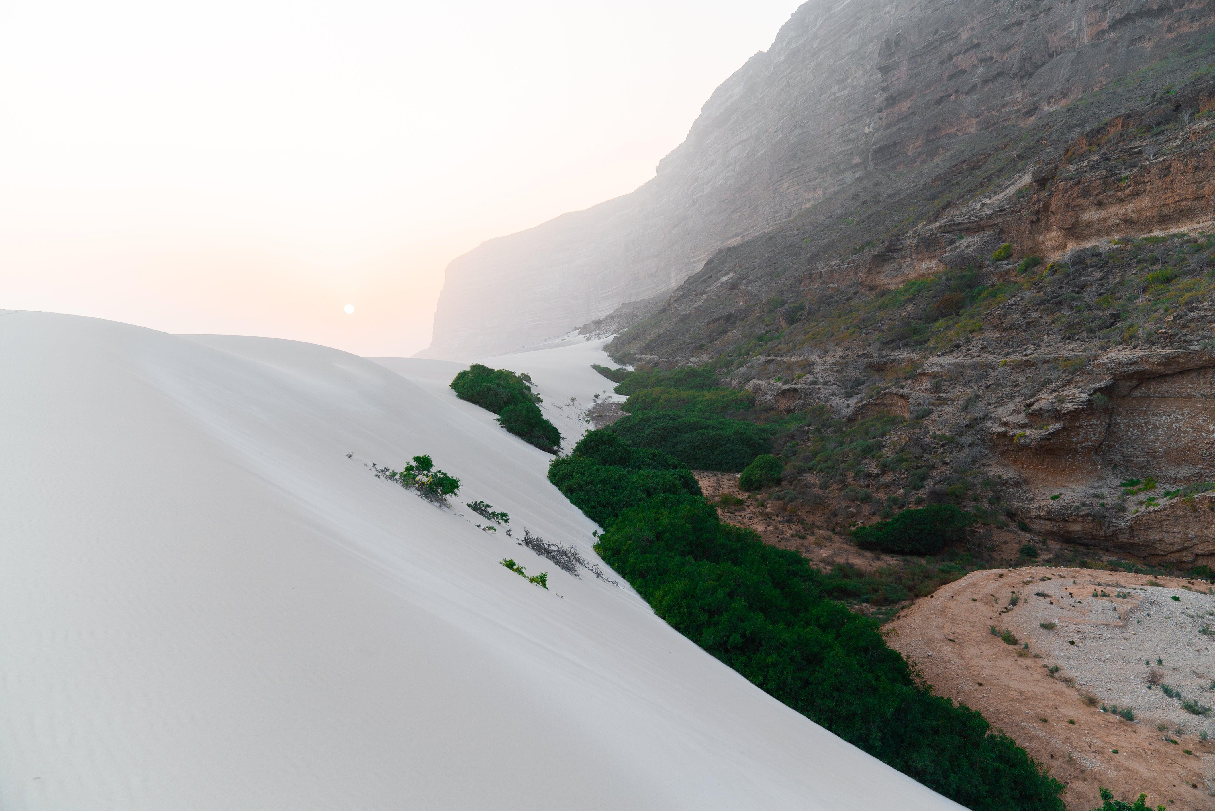 Socotra : On foot and by boat - ISHKAR